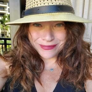 Meet your Posher, Alicia